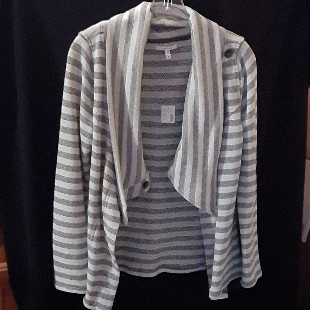 Beautiful, flattering cardigan brand new w/ tags